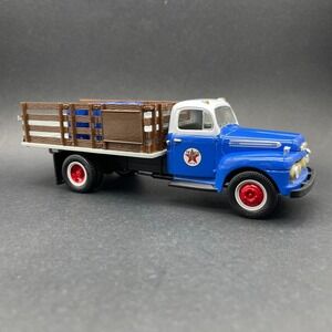 First Gear Texaco 1951 Ford Stake Truck Havoline Motor Oil Barrels Diecast 1/34